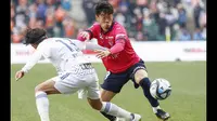 Tentu akan menjadi sebuah kebanggaan bagi Justin Hubner bisa bermain bersama salah satu pemain senior Cerezo Osaka, Shinji Kagawa yang pernah membela klub besar Eropa seperti Manchester United. (cerezo.jp)