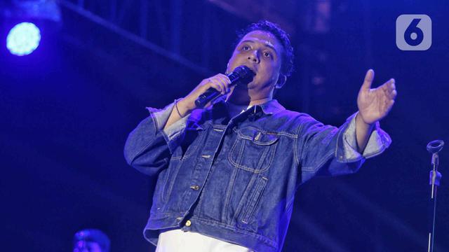 Lirik Lagu Ada Titik-titik di Ujung Doa dari Sal Priadi, Trending Nomor 1 di YouTube