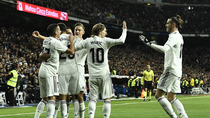 1. Real Madrid – Hengkangnya Ronaldo membuat dampak yang buruk untuk Real Madrid.  Sebab Madrid tengah mengalami musim yang buruk. Produktifitasnya menurun jika hanya mengandalkan Benzema dan Bale semata. (AFP/Oscar Del Pozo)