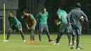 Bintang Timnas U-19, Egy Maulana Vikri, mengikuti sesi latihan bersama Timnas U-23 di Stadion Wibawa Mukti, Cikarang, Selasa (14/11/2017). Timnas Indonesia U-23 akan bertanding melawan Suriah U-23. (Bola.com/M Iqbal Ichsan)