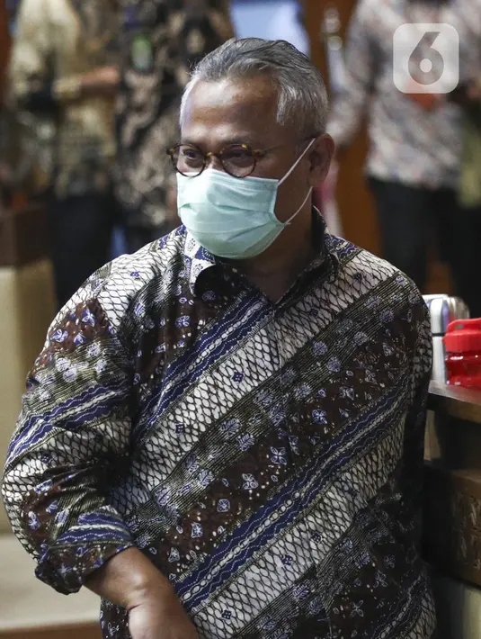 Ketua KPU Arief Budiman saat Rapat Dengar Pendapat (RDP) dengan Komisi II DPR di Gedung Nusantara, Senayan, Jakarta, Kamis (12/11/2020). Rapat membahas Revisi Peraturan KPU (RPKPU) terkait penghitungan suara hingga rekapitulasi penghitungan suara Pilkada 2020. (Liputan6.com/Johan Tallo)