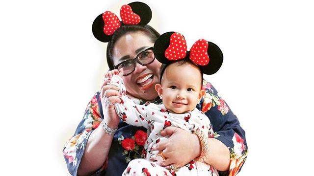 Penuh Kasih Sayang, Ini 7 Potret Seleb Tanah Air saat Mengasuh Cucu