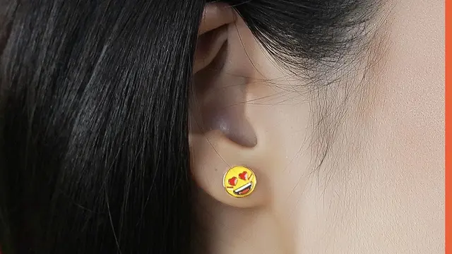 Perhiasaan dengan karakter emoji bernuasa Kemerdekaan/dok. UBS Gold