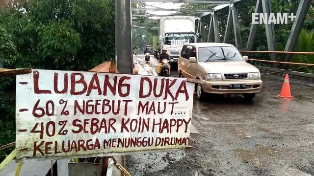 Jalur tengah yang melintas wilayah Banyumas Jawa Tengah kini kondisinya rusak parah, padahal jelang tahun baru lalu jalan raya ini baru diperbaiki