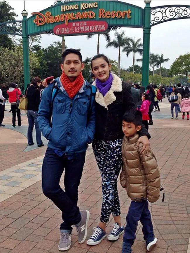 Ibnu Jamil bersama istri dan anak. (Instagram)