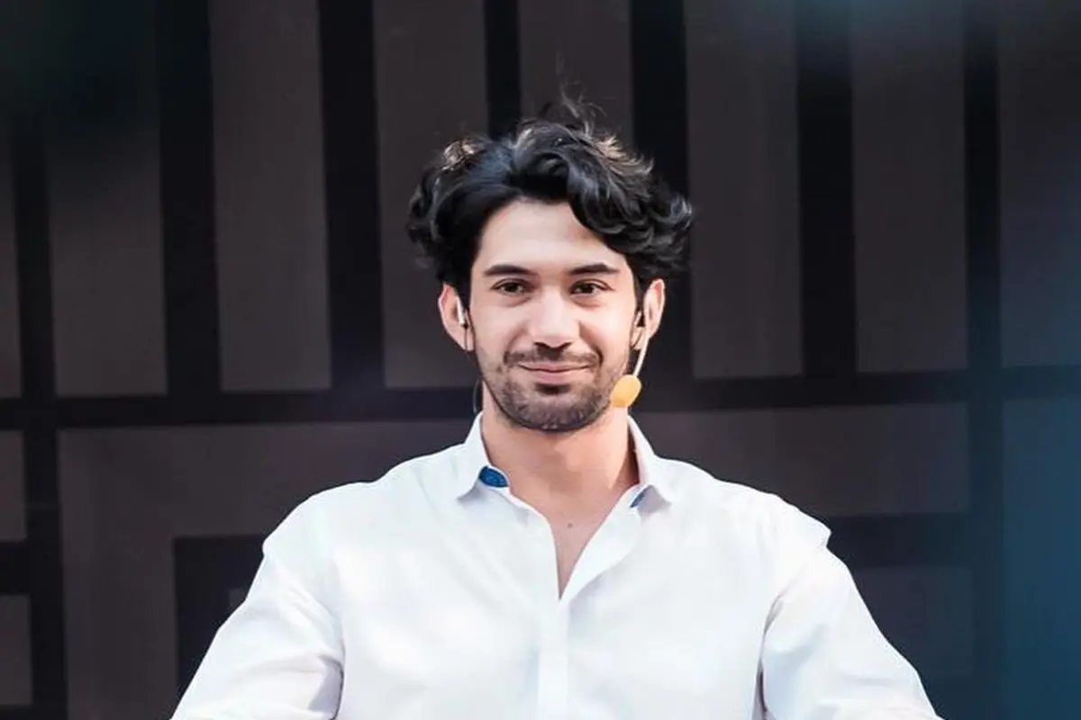 Reza Rahadian. (Foto: Instagram @naziracnoer)
