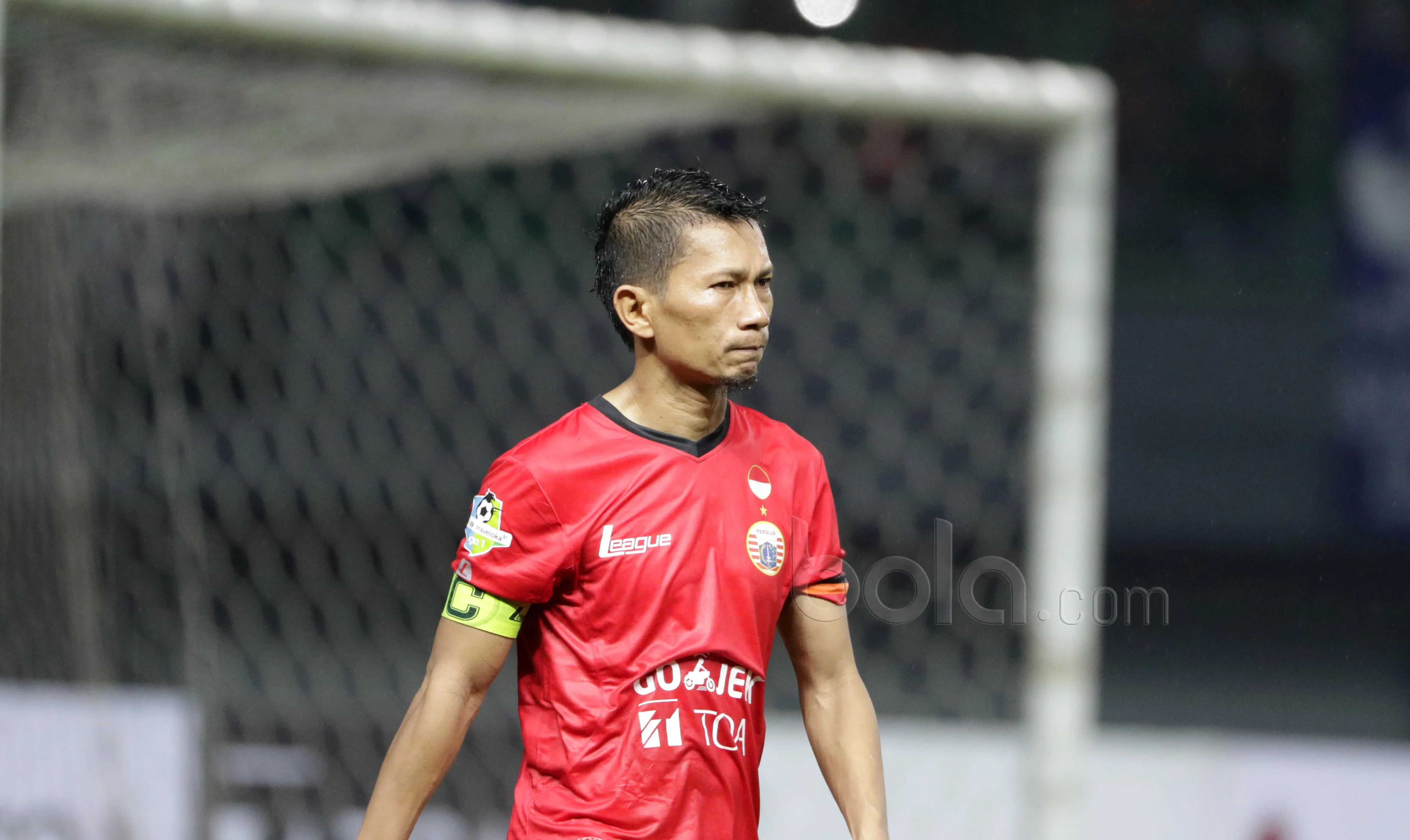 Pemain Persija Jakarta, Ismed Sofyan saat melawan Perseru Serui pada laga Liga 1 2017 di Stadion Patriot, Bekasi, Selasa (13/6/2017). (Bola.com/Nicklas Hanoatubun)