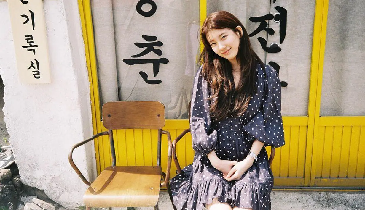 Lantaran Suzy dianggap memberi pengaruh yang besar terhadap penyebaran fitnah. Menanggapi kabar tersebut, JYP Entertainment selaku agensi Suzy pun mengaku tidak tahu dengan gugatan itu. (Foto: instagram.com/skuukzky)