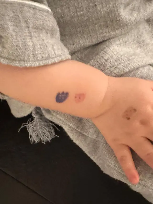 Keseruan Son Ye Jin main dengan putrinya. [Foto: Instagram/yejinhand]