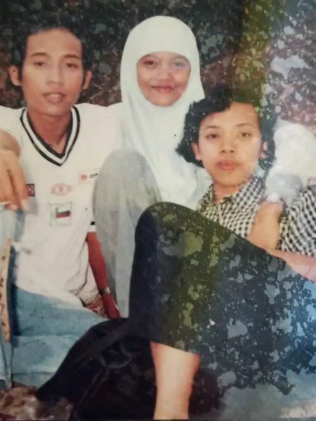 6 Foto Masa Remaja Denny Cagur, Dulu Sempat Jadi Penjual Gorengan