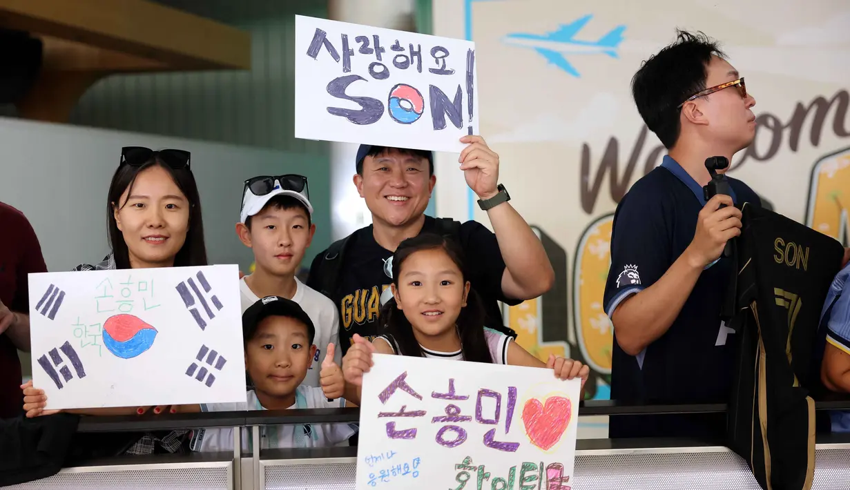 Bersama Tottenham Hotspur, Son Heung-min mengukir 454 penampilan di ajang resmi dan mengemas 173 gol. (Patrick T. Fallon/AFP)