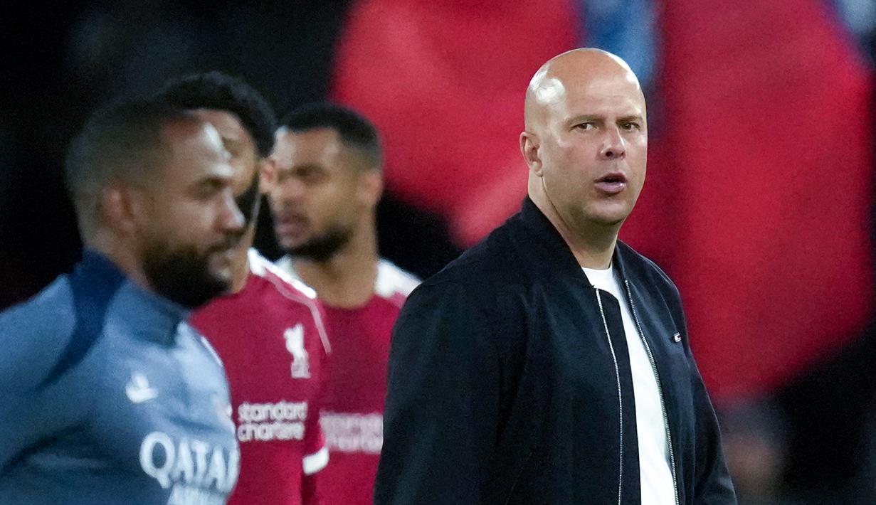 Arne Slot berkaca pada keberhasilan The Reds membalikkan keadaan atas Galatasaray saat bermain di Anfield. Pada babak 16 besar, Liverpool sempat tertinggal 0-1 pada leg pertama dari raksasa Turki tersebut. Tetapi di leg kedua yang berlangsung di kandangnya, klub asal Merseyside itu sukses menang dengan skor 4-0. (AP Photo/Thibault Camus)