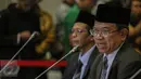 Dirjen Bimbingan Masyarakat Islam Kementerian Agama Machasin saat memberikan keterangan pers hasil sidang Itsbat di Jakarta, Minggu (13/9). Kemenag menetapkan Hari Raya Idul Adha 1436 H jatuh pada 24 September 2015. (Liputan6.com/Faizal Fanani)