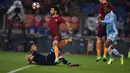 Gelandang AS Roma, Mohamed Salah, saat bertanding melawan Lazio pada semifinal Copa Italia di Stadion Olympic, Roma (4/4/2017). Salah resmi berseragam Liverpool dengan status pemain termahal. (AFP/Filippo Monteforte)