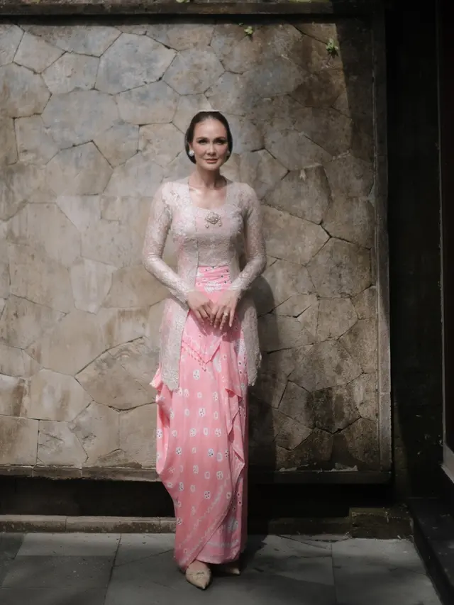 5 Model Kebaya Artis saat Siraman Jelang Menikah, Luna Maya hingga Febby Rastanty