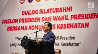 Calon Presiden nomer urut 02 Prabowo Subianto memberikan sambutan selama acara Dialog Silaturahmi Paslon Presiden dan Wakil Presiden bersama Komunitas  Kesehatan di Gedung Bidakara, Jakarta, Kamis (28/2). (Liputan6.com/Faizal Fanani)