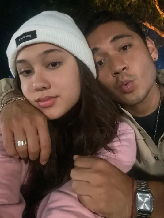 Mereka pun tak ragu membagikan potret kedekatan di media sosial masing-masing. [instagram/giorgino_abraham]