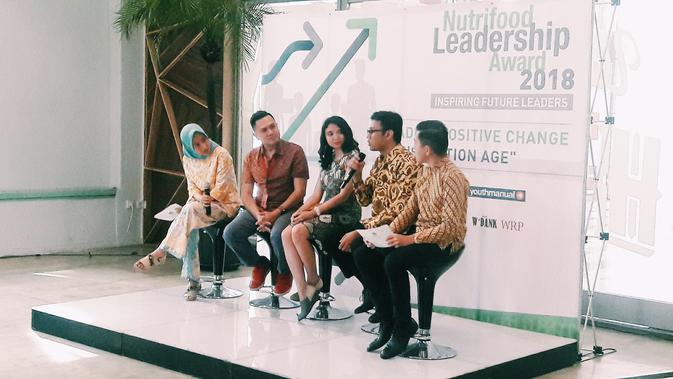 Narasumber inspiratif NLA 2018 sedang membagikan pengalaman mereka. (Foto oleh: Immanuela Harlita Josephine)