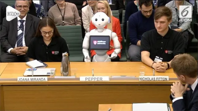 Sebuah robot tampil untuk pertama kalinya sebagai saksi sebelum sidang parlemen di London, Inggris. Robot bernama Pepper ini dikembangkan oleh perusahaan teknologi asal Jepang, Softbank Robotics.