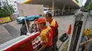 Menteri ESDM Bahlil Lahadalia berharap agar kelangkaan di sejumlah SPBU swasta dapat segera diatasi melalui koordinasi dan pasokan bersama Pertamina. (merdeka.com/Arie Basuki)