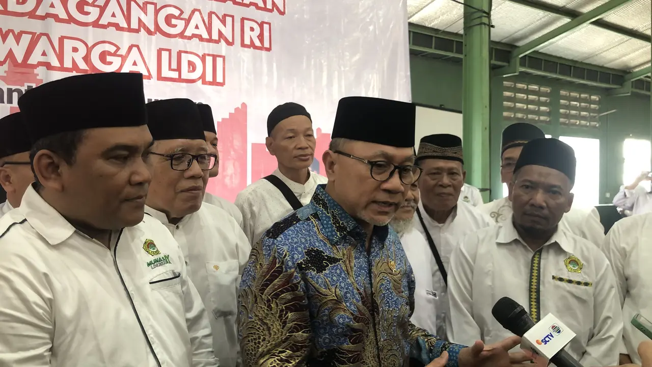 Menteri Perdagangan (Mendag) Zulkifli Hasan menghadiri Silaturahmi Kebangsaan DPW LDII di Pesantren Al-Furqan, Cimone Jaya, Karawaci Kota Tanggerang, Sabtu, (30/9/2023). (Elza/Liputan6.com)