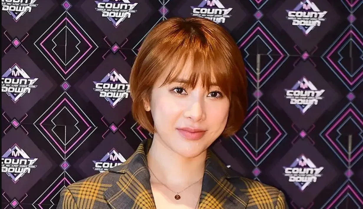 Pada 13 Juli penyanyi Seo In Young juga dilaporkan positif COVID-19. (Foto: Soompi)