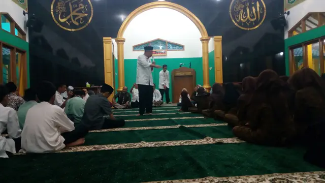 Kepala Sekolah SMKN 1 Garut Dadang Johan Arifin