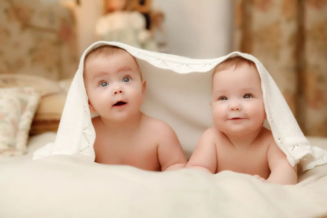 7 Fakta Mengejutkan Tentang Anak Kembar, Tahukah Anda?