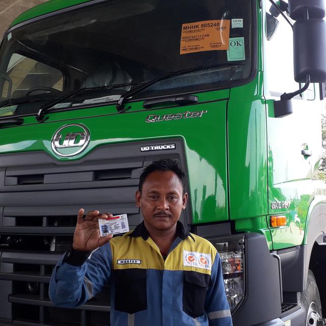 Gambar Truk Gandeng Lucu