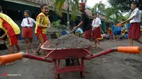 Pengungsi Kelud Pulang, Sekolah di Kediri Mulai Bersih-bersih