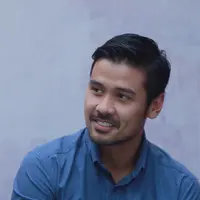 Chicco Jerikho merasakan pengalaman pertama menjadi seorang produser melalui film ‘Surat dari Praha’. Tak dipungkiri dalam menjalani profesi sebagai seorang produser tentunya mengalami banyak tantangan. (Galih W. Satria/Bintang.com)