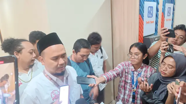 Relawan Ganjar Pranowo (GP) Center malaporkan Anies Baswedan atas pidatonya yang dinilai menyebarkan hoaks alias bohong (Rahmat Baihaqi/Merdeka.com)
