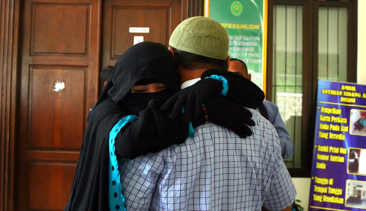 Ibu dua anak itu merasa lega setelah gugatannya di kabulkan oleh majelis hakim. Apalagi hasil sidang sesuai dengan keinginannya. Mantan istri Anggota DPR itu juga tak mau larut dalam kesedihan.  (Nurwahyunan/Bintang.com)