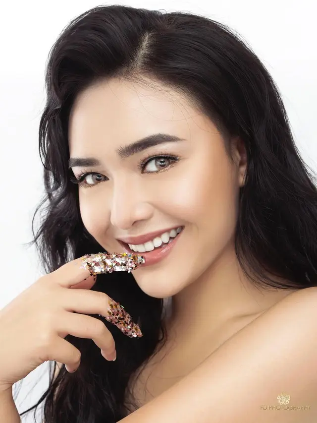 6 Gaya Pemotretan Amanda Manopo dengan Rambut Panjang, Makin Memesona