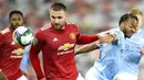 Luke Shaw - Setan Merah mendatangkan pemain bernomor punggung 23 ini dari Southampton pada 1 Juli 2014. Sempat terpuruk saat dilatih Jose Mourinho, Shaw justru akhirnya dapat menemukan kembali performa terbaiknya di era Ole Gunnar Solskjaer. (Foto: AP/Peter Powell)