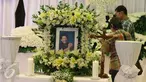 Musisi Jazz Ireng Maulana Meninggal dunia pada minggu dini hari, Jakarta, Minggu (6/3/2016).Ia Meninggal disebabkan sakit jantung (Liputan6.com/Herman Zakharia)