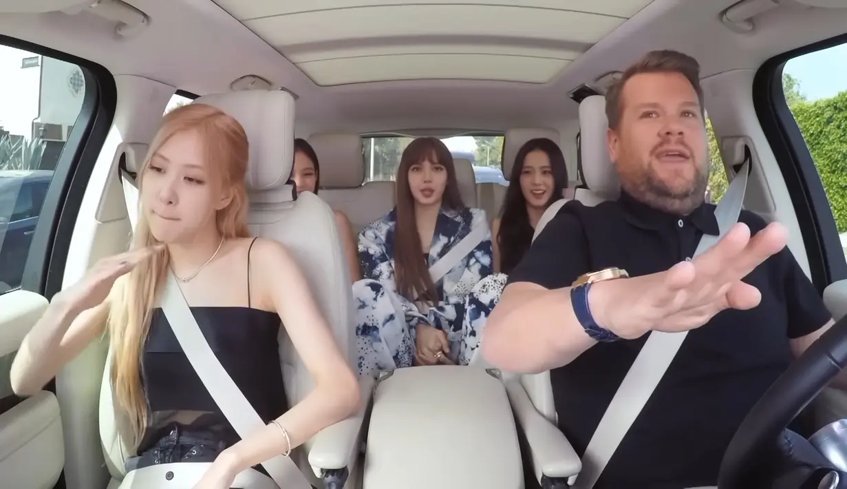 Para fans punya momen favorit tersendiri di program tersebut. Salah satunya menyorot Jisoo yang makin pede berbahasa Inggris. [Youtube The Late Late Show with James Corden]