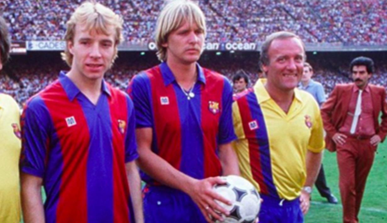 Mantan Pemain Barcelona era 1984-1987, Steve Archibald (kiri), merupakan pemain Britania raya asal Skotlandia yang mencetak 24 gol saat berlaga di La Liga Spanyol. (Bola.com/Twitter/Steve Archibald)
