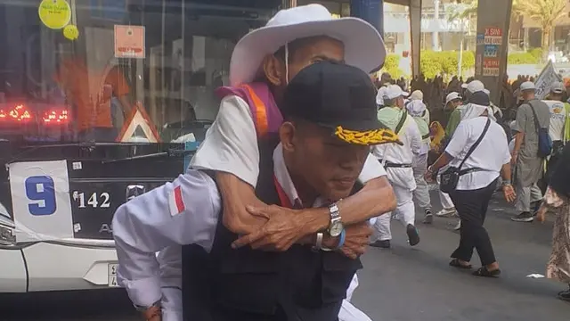 Jemaah Haji Indonesia usai melaksanakan prosesi puncak haji di Arafah - Muzdalifah - Mina (Armuzna).