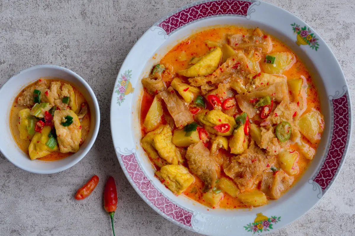 tahu tempe kentang kuah santan