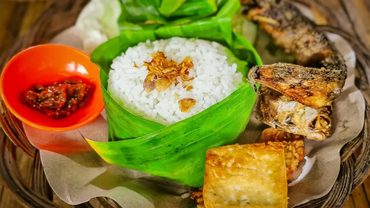 nasi daun pisang liwet uduk nasi kucing nasi saka