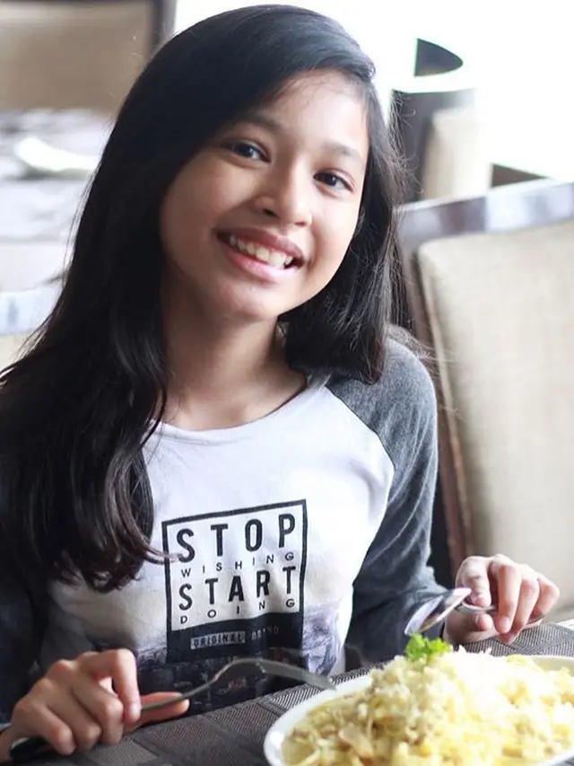 6 Potret Cantik Shakiena Azalea Putrina Anak Pasha Ungu dan Okie Agustina