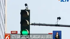 Tak hanya pelanggar marka dan rambu yang bisa terdeteksi, pelanggar aturan ganjil genap juga bisa terekam kamera pengawas.