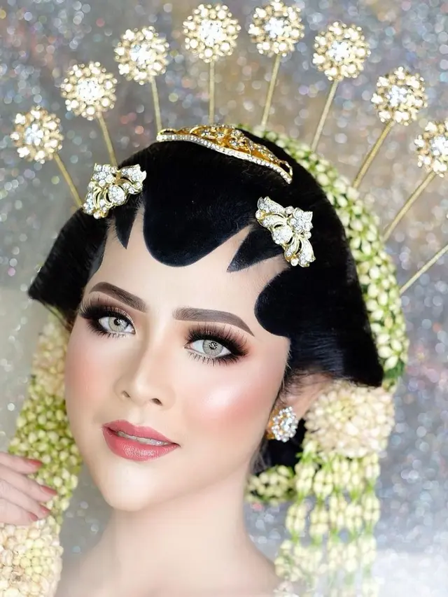 6 Potret Bella Bonita Dandan Bak Pengantin, Ramai Isu Segera Dinikahi Denny Caknan