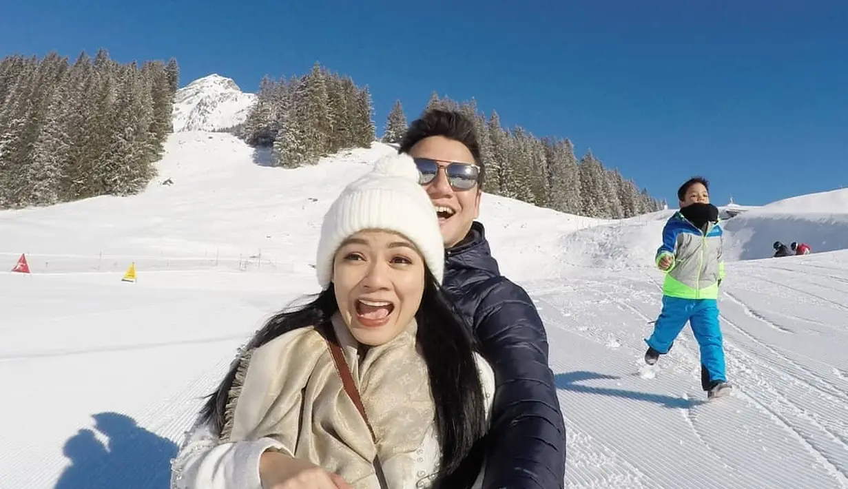 Titi Kamal dan Christian Sugiono