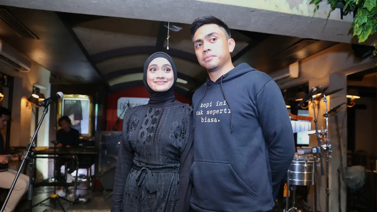 [Bintang] Ayudia Bing Slamet dan Ditto Percussion