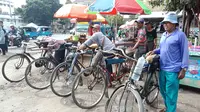 Ojek sepeda ontel di kotatua Jakarta. (Liputan6.com/Lady Nuzulul Barkah Farisco)