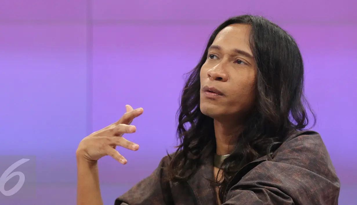 Aming Sugandhi mengaku bukanlah tipe orang yang peduli komentar haters, Jakarta, Kamis (8/9). Namun, Aming marah besar ketika para pembenci itu mulai dirasa keterlaluan saat mengomentari sang istri, Evelyn Nada Anjani. (Liputan6.com/Herman Zakharia)