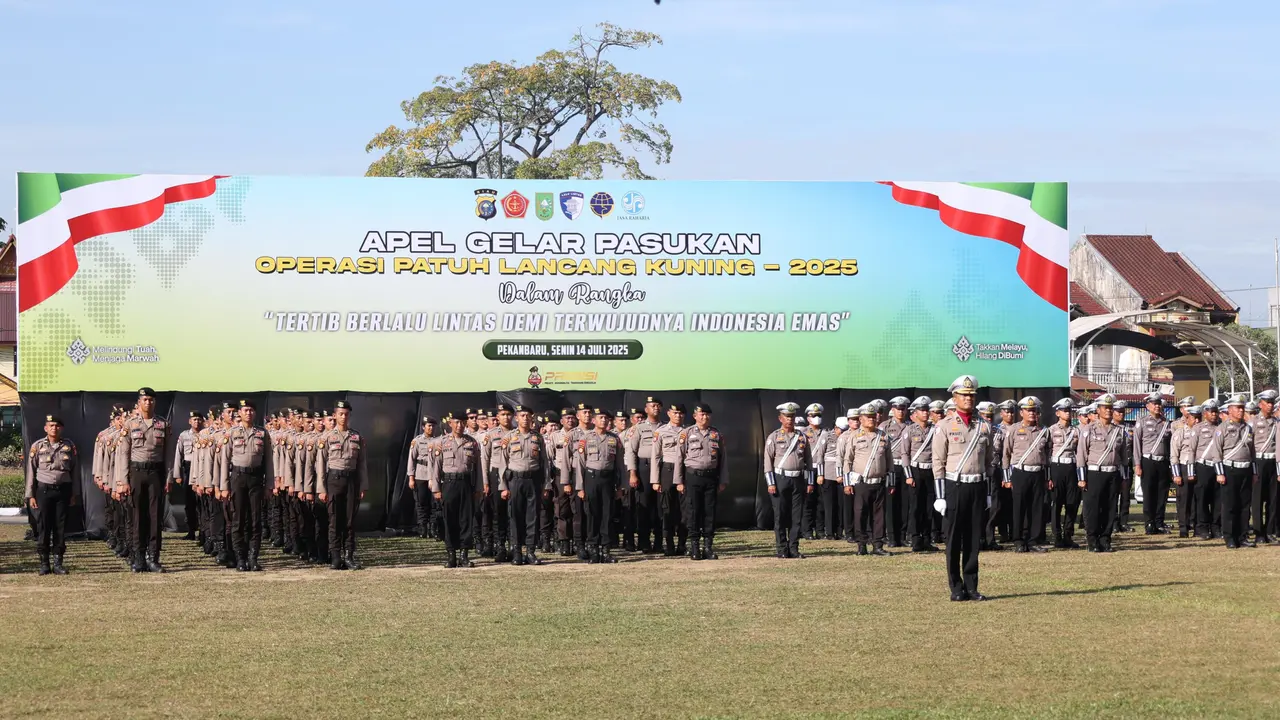 Gelar Pasukan Operasi Patuh Lancang Kuning di Polda Riau.