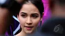 Estelle Endien mengaku risih dengan kostum yang ia pakai sebagai superhero “Valentine” , Senin (4/5/2015). Menurut Estelle kostum itu sangat ketat dan panas.(Liputan6.com/Faisal R Syam)